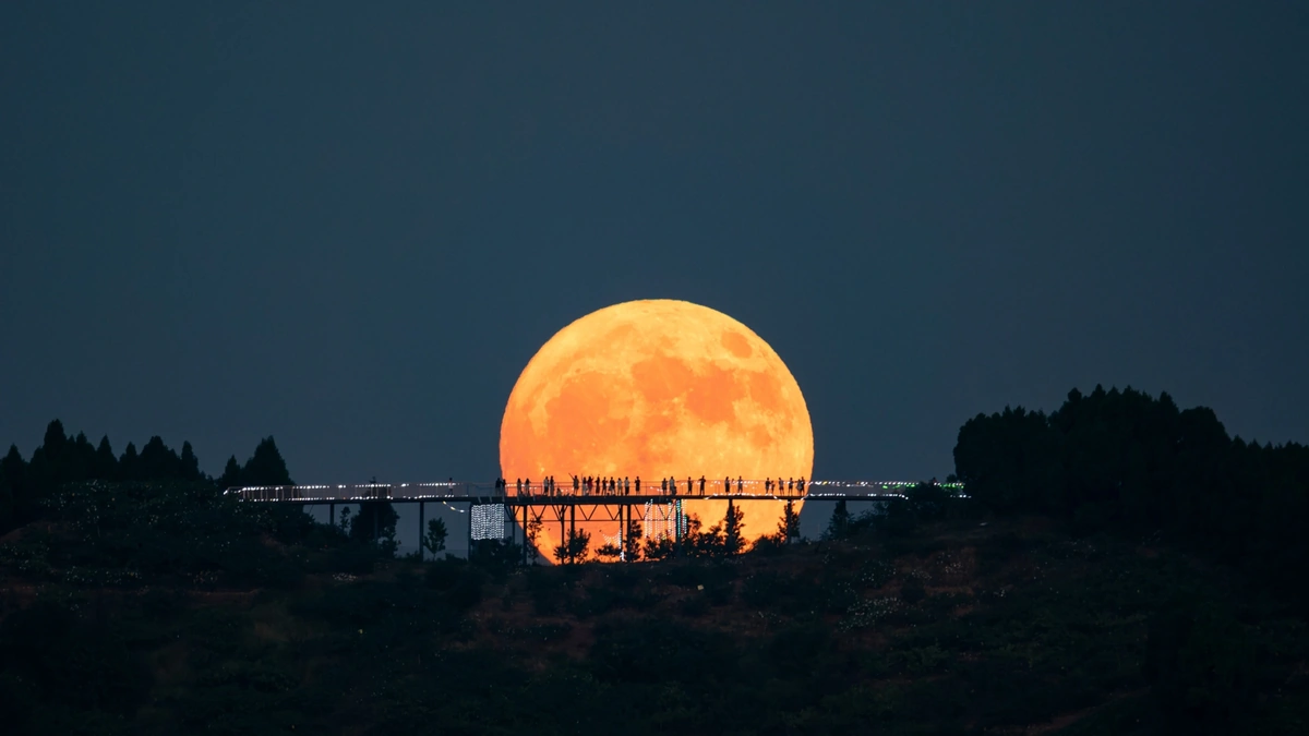 Why ThisSupermoonFeels Different (It’s Not Just the Size)
