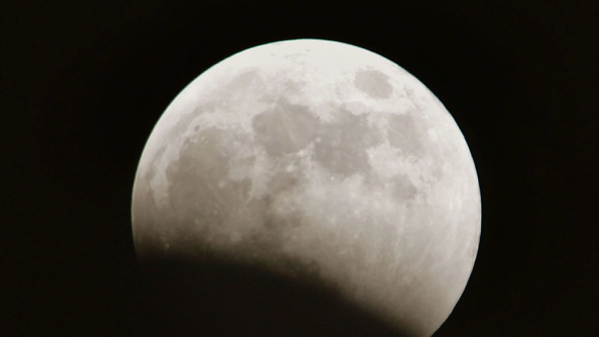 The Giant Impact Hypothesis | More Than Just a Bump in the Night